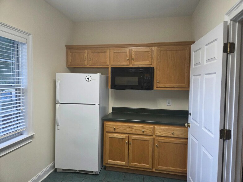 More Photos Of 375 Gaines School Rd, Athens Office For Lease