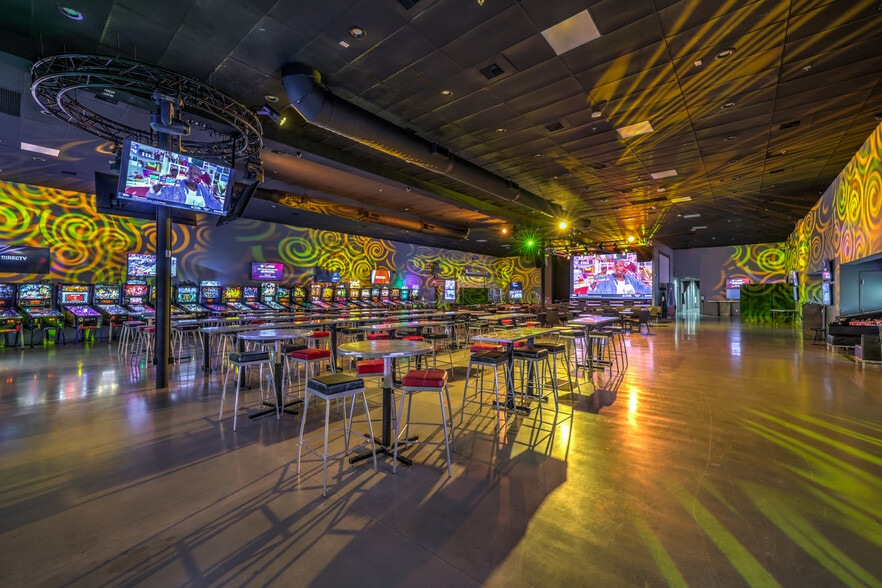 More Photos Of 5321 Cameron St, Las Vegas General Retail For Sale