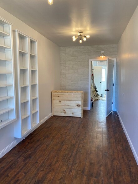 More Photos Of 215 W Main St, Greenwood Storefront For Lease