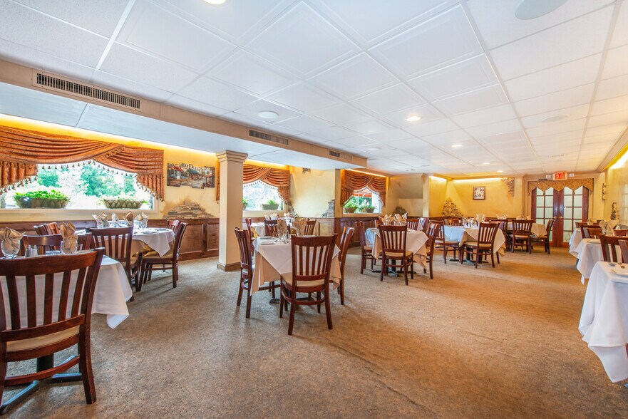 More Photos Of 3673 State Rt 94, Hamburg Restaurant For Sale