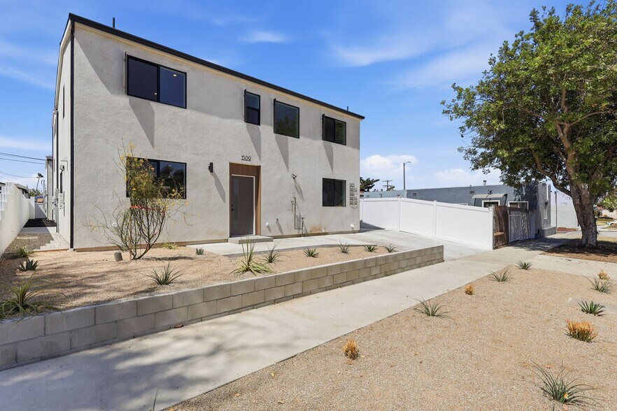 More Photos Of 1507 W 83rd St, Los Angeles Apartments For Sale