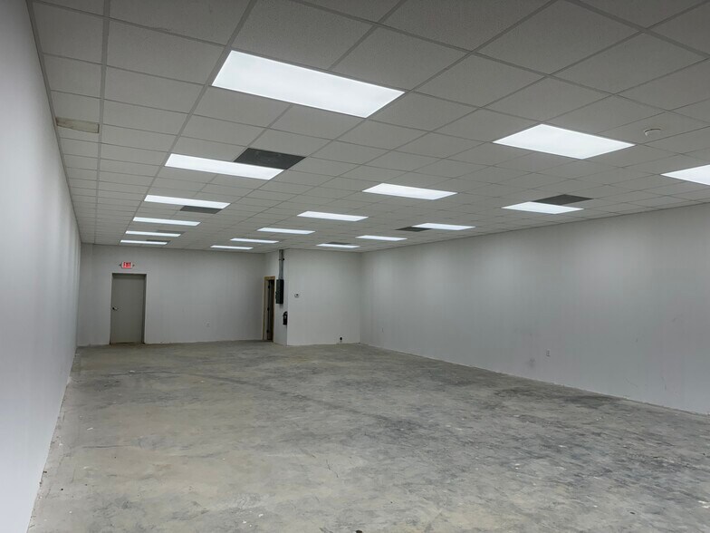More Photos Of 395 Columbia Memorial Parkway, Kemah Storefront Retail Office For Lease