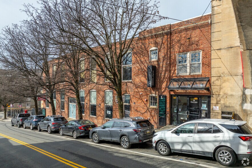 More Photos Of 10 Shurs Ln, Philadelphia Office For Lease