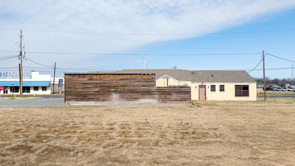 More Photos Of 1000 Louisville Ave, Monroe Office For Sale