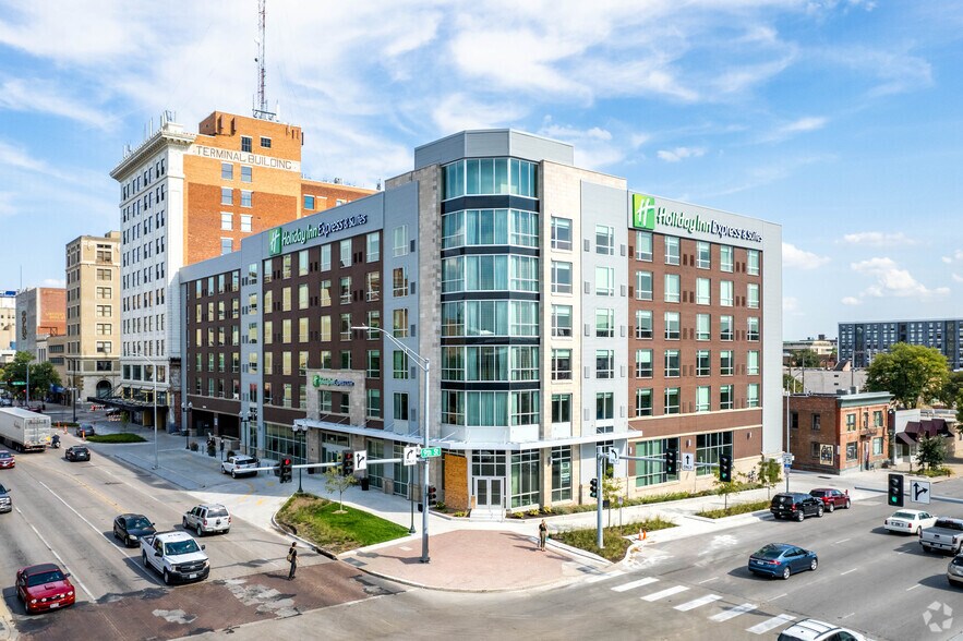 Primary Photo Of 905 O St, Lincoln Hotel For Sale