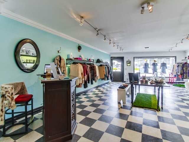 More Photos Of 5544 La Jolla Blvd, La Jolla Storefront Retail Residential For Lease