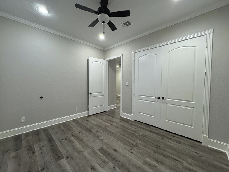 More Photos Of 11601 Spring Cypress Rd, Tomball Medical For Sale