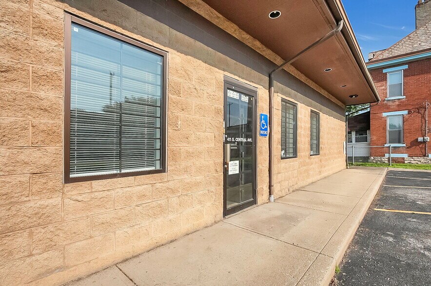 More Photos Of 411 S Central Ave, Columbus Freestanding For Sale