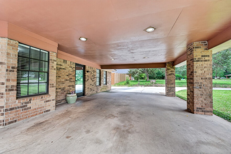 More Photos Of 109 Jasper Dr, Marshall Office For Sale