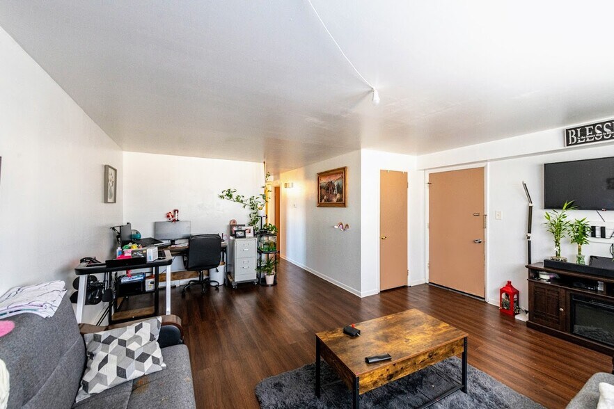 More Photos Of 1619 N 35th Ave, Melrose Park Apartments For Sale