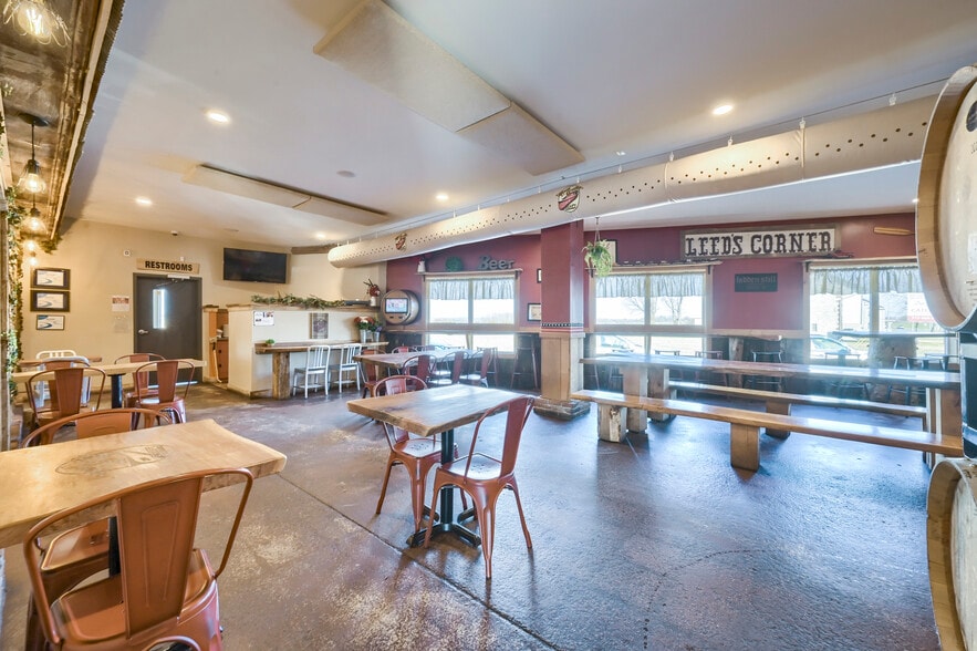 More Photos Of 2701-2703 Horseshoe Pike, Palmyra General Retail For Sale