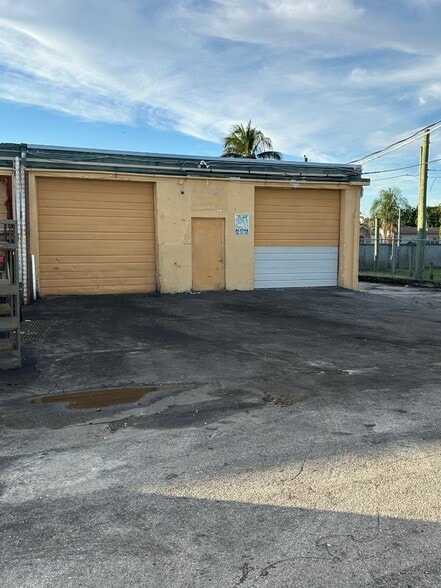 More Photos Of 111 NW 15th Pl, Pompano Beach Industrial For Lease
