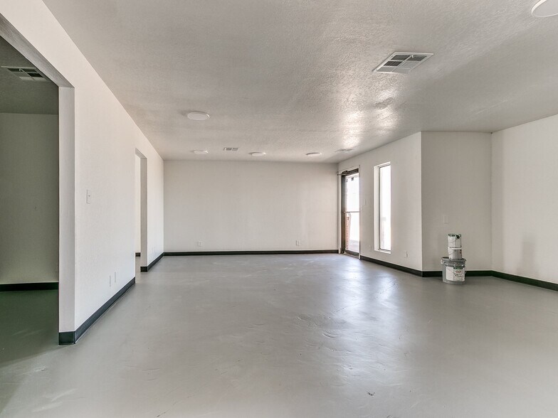 More Photos Of 7030 W Wilshire Blvd, Oklahoma City Storefront Retail Office For Lease