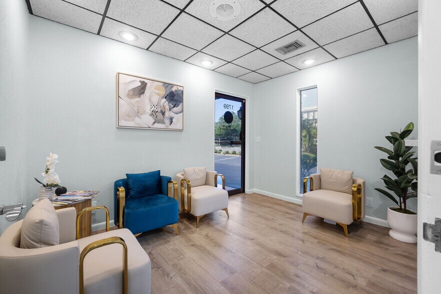 More Photos Of 1701 66th St N, Saint Petersburg Medical For Sale