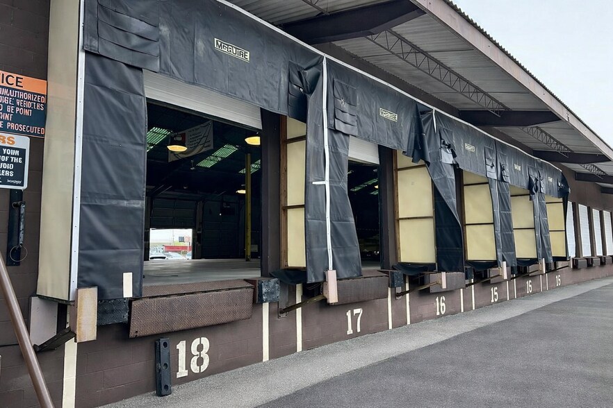 More Photos Of 3333 W Saint Joseph St, Lansing Truck Terminal For Lease