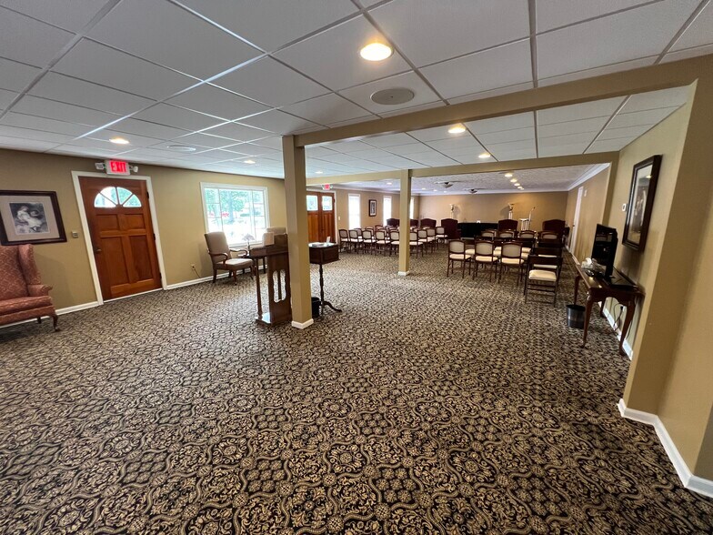 More Photos Of 9405 Butternut St, New Lothrop Office For Sale