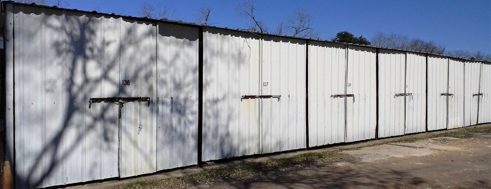 More Photos Of 4931 Allen Genoa Rd, Pasadena Self Storage For Sale