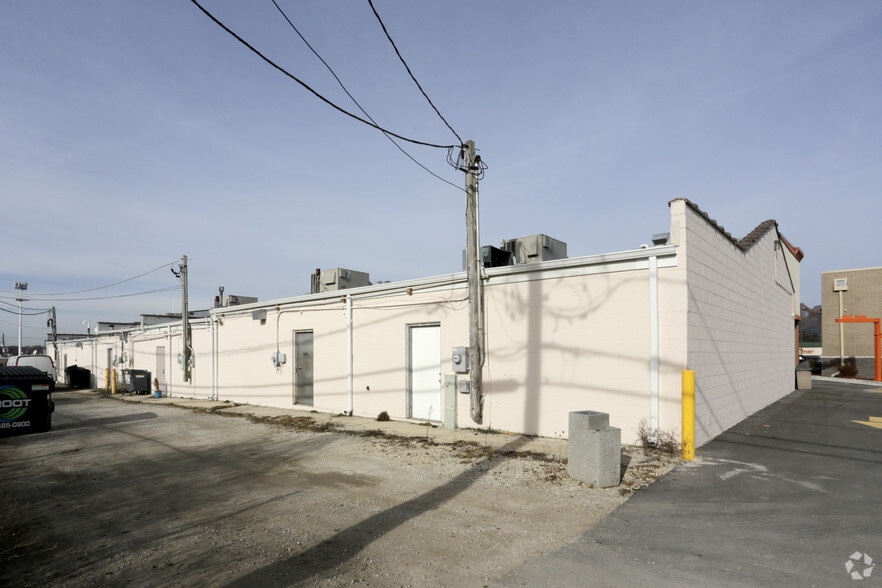 More Photos Of 1103-1109 Maple Ave, Lisle Freestanding For Lease