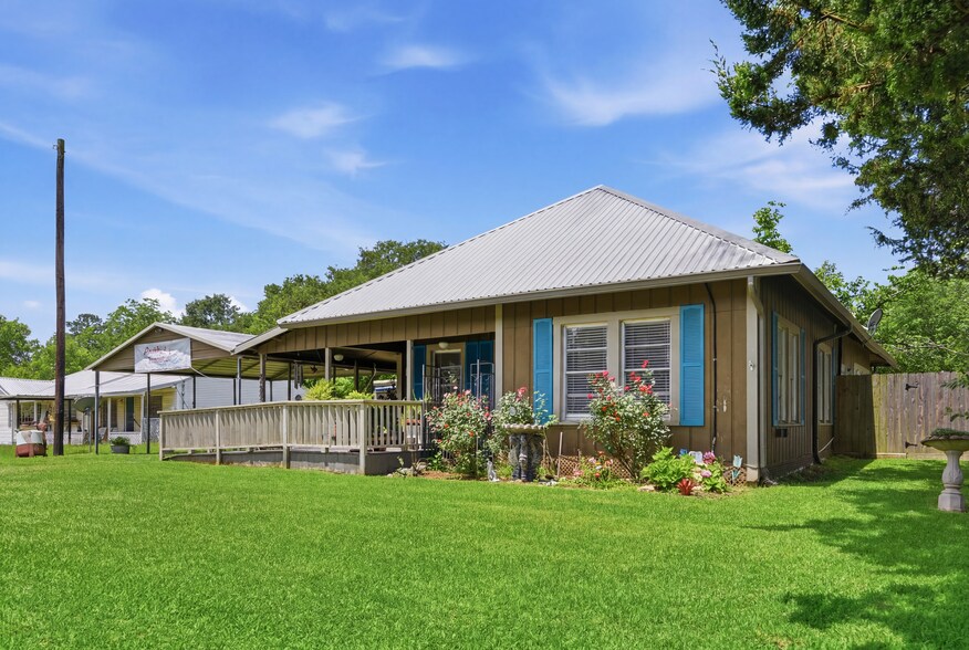 More Photos Of 9282 State Highway 75 S, New Waverly Freestanding For Sale