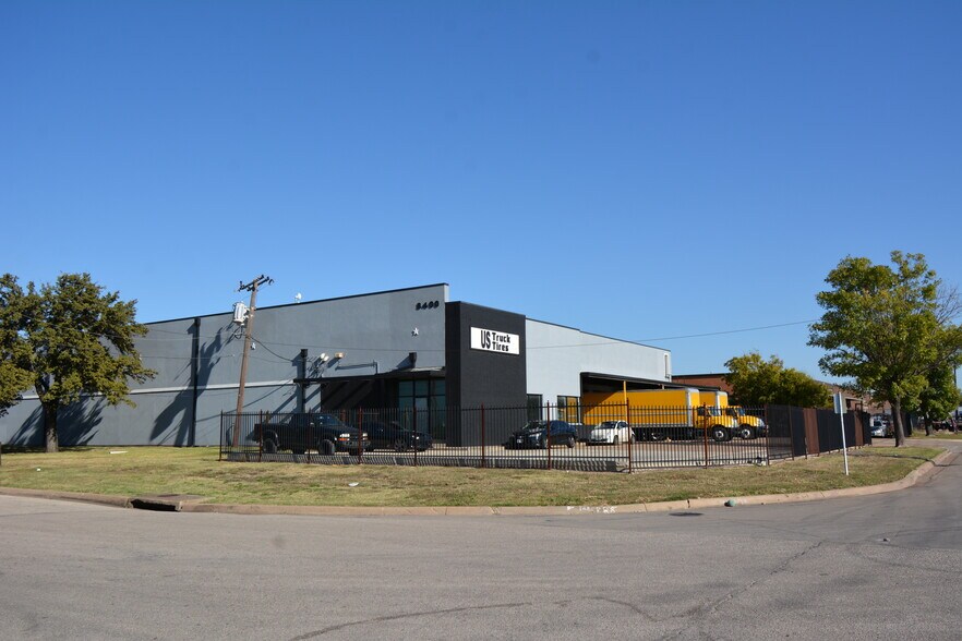 More Photos Of 8400 Sovereign Row, Dallas Distribution For Sale