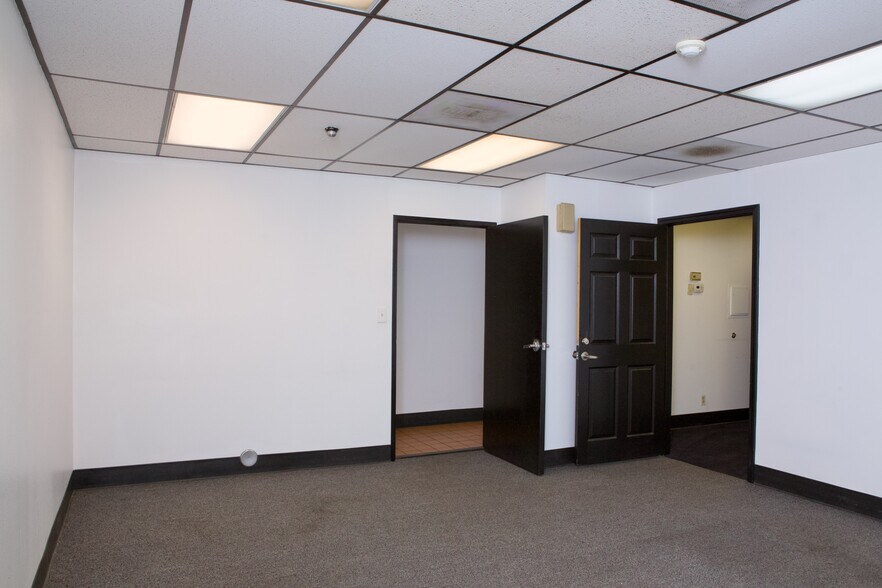 More Photos Of 480 W Rowland Ave, Covina Office For Sale