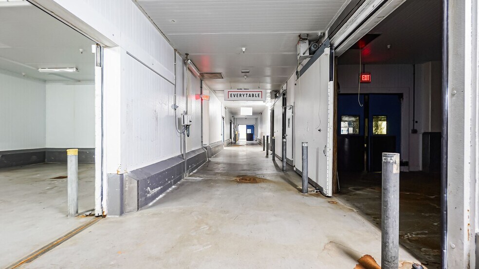 More Photos Of 3305 E Vernon Ave, Vernon Refrigeration Cold Storage For Sale