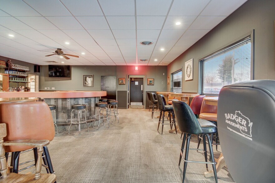 More Photos Of 617 E North St, Poynette Restaurant For Sale