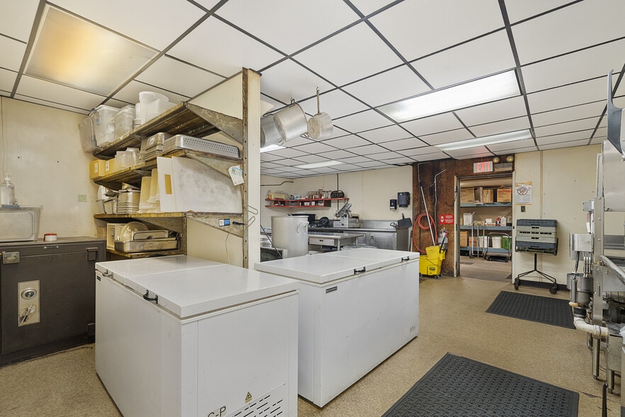 More Photos Of 2117 S 34th St, Kansas City Restaurant For Sale