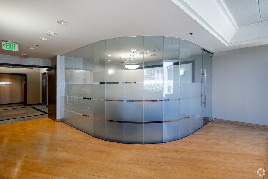 More Photos Of 215 N Marengo Ave, Pasadena Office For Sale
