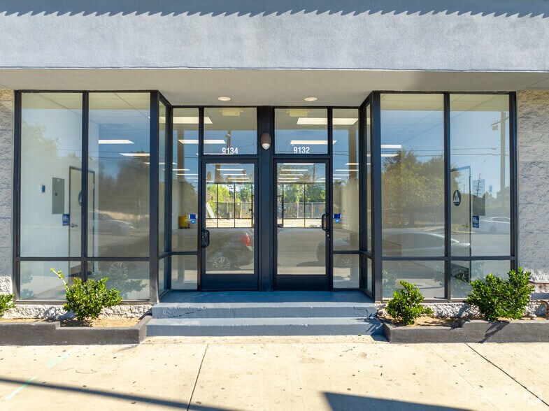 More Photos Of 9124-9134 Van Nuys Blvd, Panorama City Restaurant For Lease