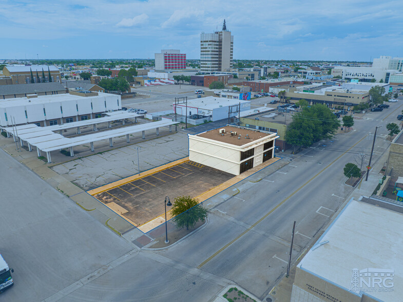 Primary Photo Of 214 W 5th St, Odessa Medical For Sale