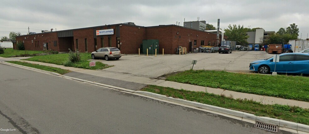 More Photos Of 1340 Aerowood Dr, Mississauga Warehouse For Sale