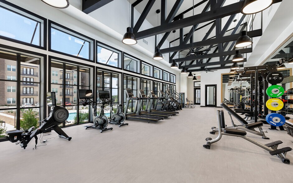 More Photos Of 7910 S New Braunfels, San Antonio Apartments For Lease