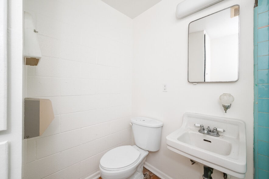 More Photos Of 3579 Gage Ave, Bell Medical For Sale