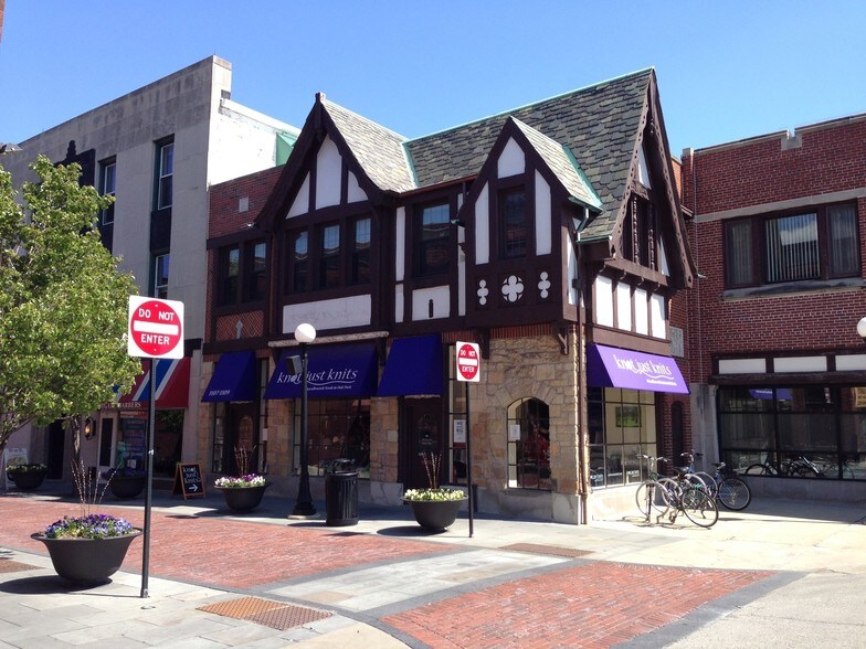 More Photos Of 1103-1109 Westgate St, Oak Park Storefront Retail Office For Lease
