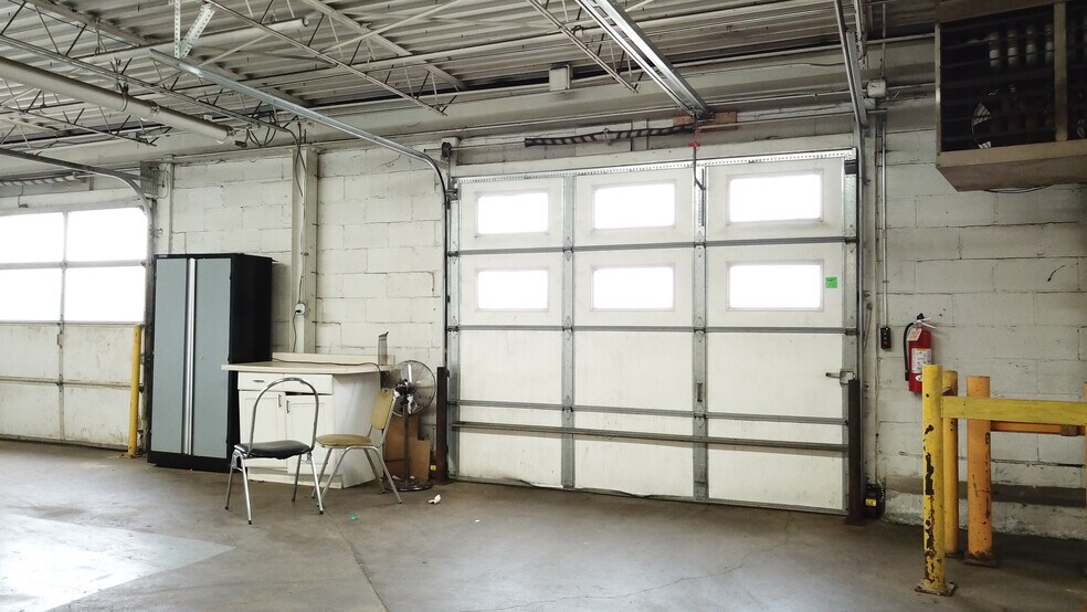 More Photos Of 7900 Excelsior Blvd, Hopkins Warehouse For Lease