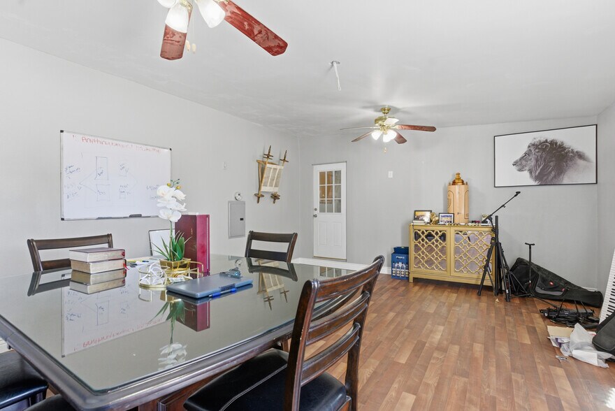 More Photos Of 375 C St, Arvin Specialty For Sale