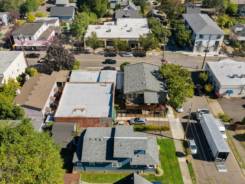 More Photos Of 8325-8337 SE 17th Ave, Portland Freestanding For Sale