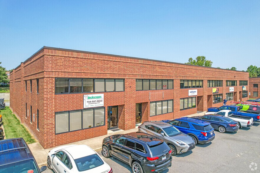 Primary Photo Of 428-438 Crompton St, Charlotte Light Distribution For Lease