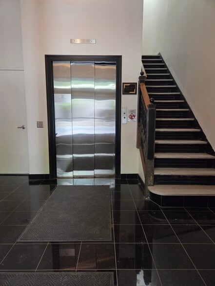 More Photos Of 210 E Fayette St, Syracuse Office For Sale