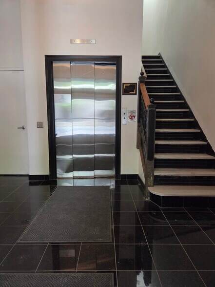 More Photos Of 210 E Fayette St, Syracuse Office For Sale