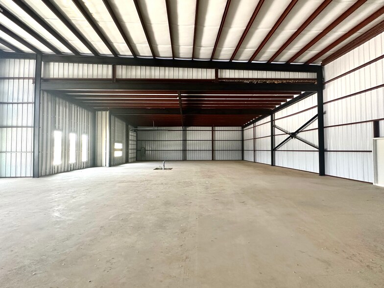 More Photos Of 4760 Grants Ln, Fort Worth Light Distribution For Sale