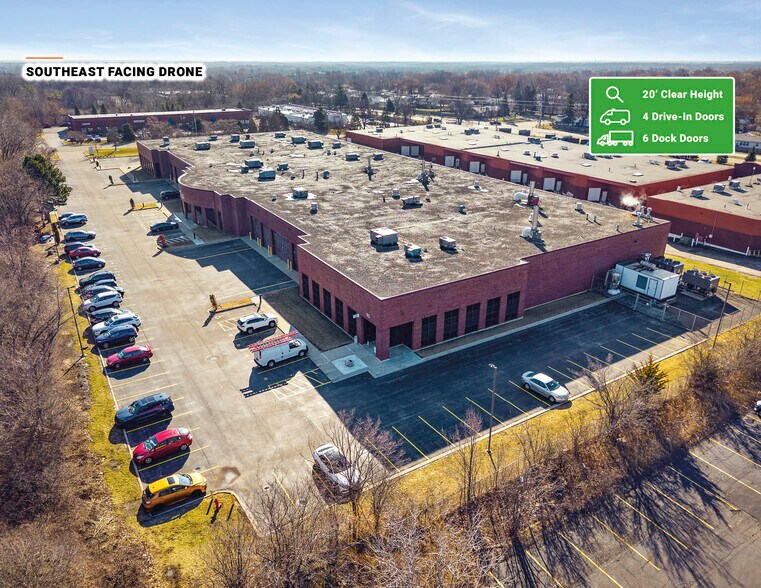 More Photos Of 61-95 Oakwood Rd, Lake Zurich Light Manufacturing For Sale