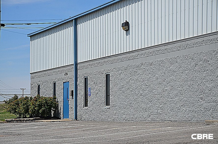 More Photos Of 6750 Centennial Blvd, Nashville Warehouse For Lease