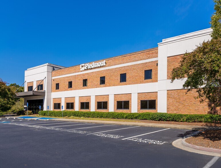 More Photos Of 101 Yorktown Dr, Fayetteville Medical For Lease