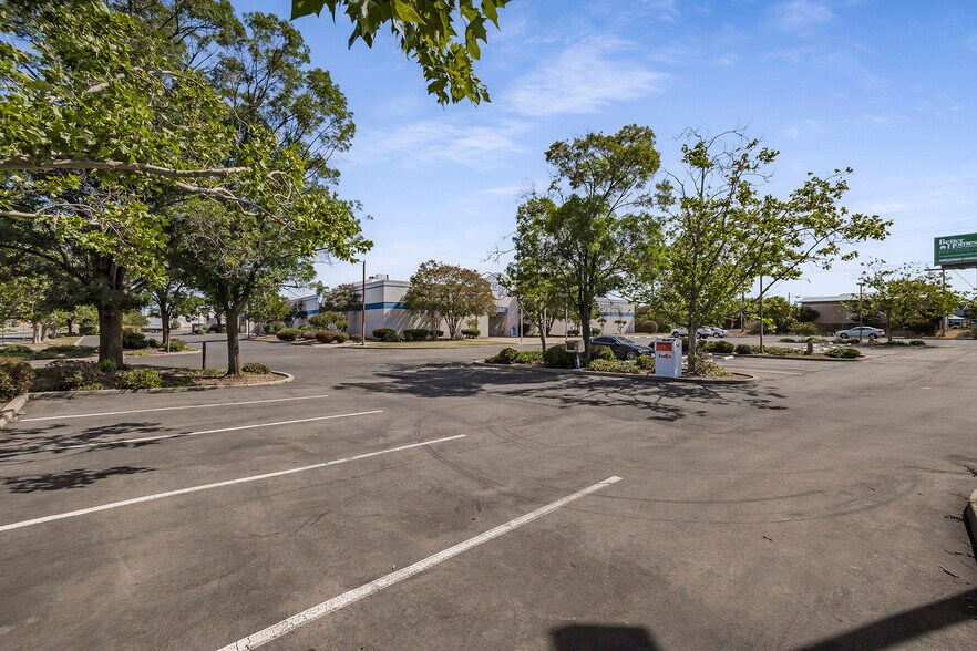 More Photos Of 400 E Park Ave, Chico Office For Sale