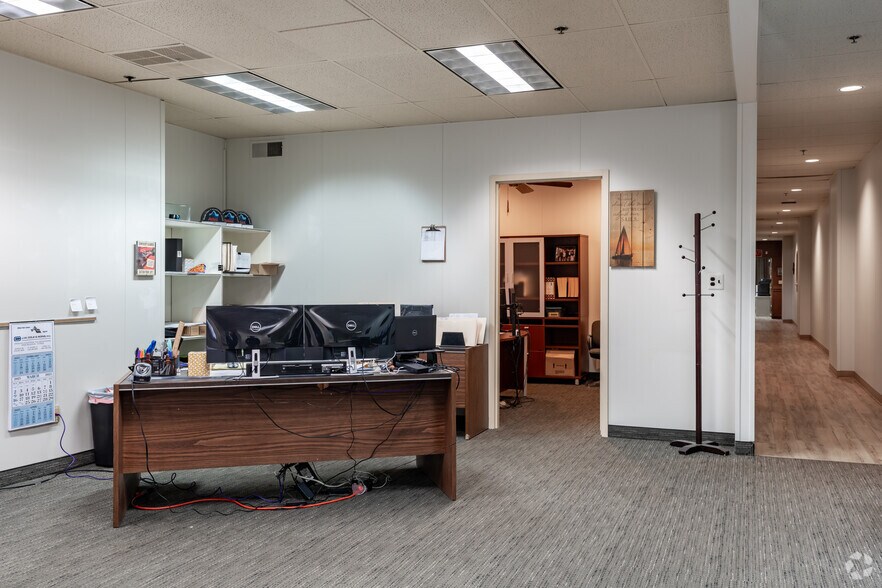 More Photos Of 6500 Mount Elliott St, Detroit Light Distribution For Lease