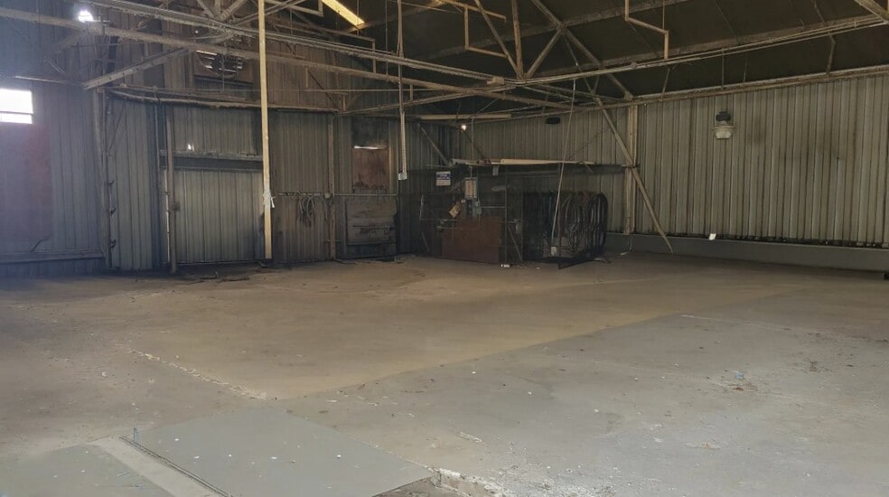 More Photos Of 1427 Central Ave, East Point Warehouse For Sale