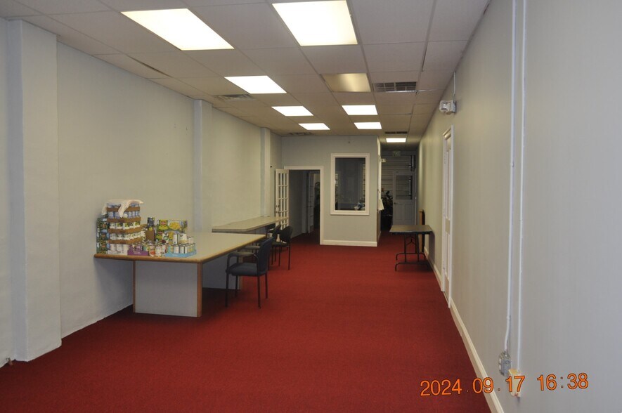 More Photos Of 2224 E Fayette St, Baltimore Warehouse For Lease