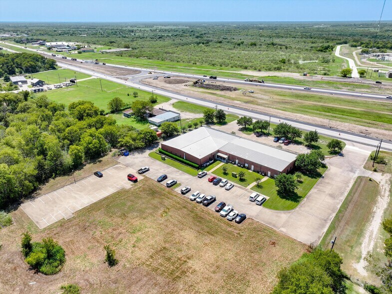 More Photos Of 2525 E Highway 175, Kaufman Office For Sale